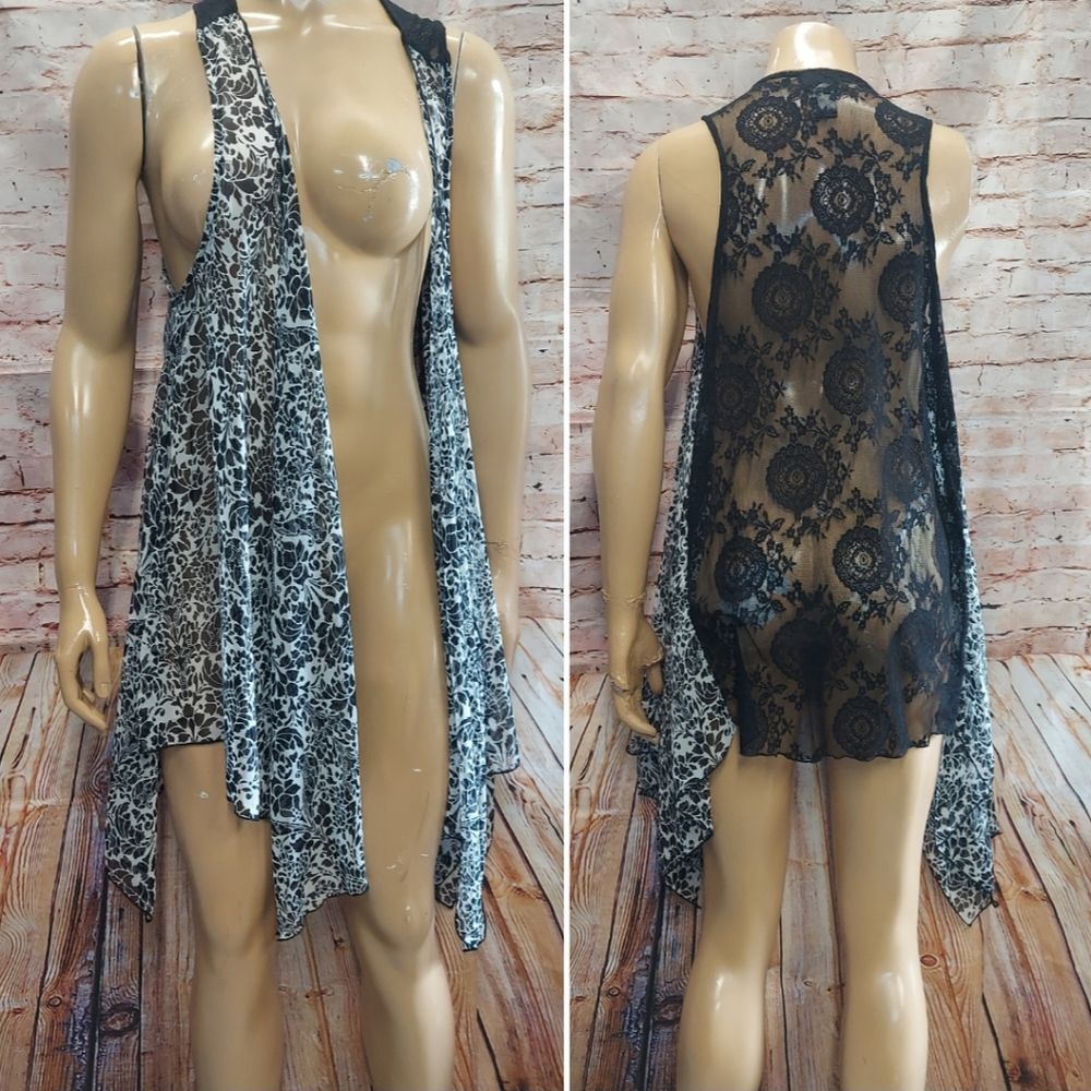Torrid Waterfall Front Lace Back Sleeveless Vest Top Cover - Picture 3 of 16